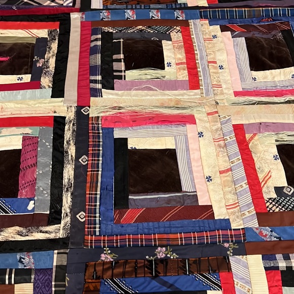 Antique patchwork quilt 68” x 76” - Picture 2 of 6